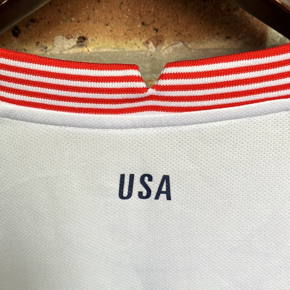 Nike - Picture 11 of 16